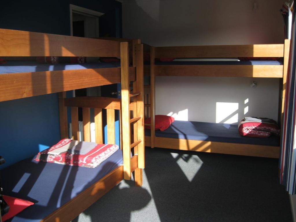Tasman Bay Backpackers Hostel Nelson Room photo