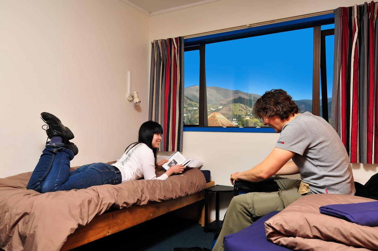 Tasman Bay Backpackers Hostel Nelson Exterior photo