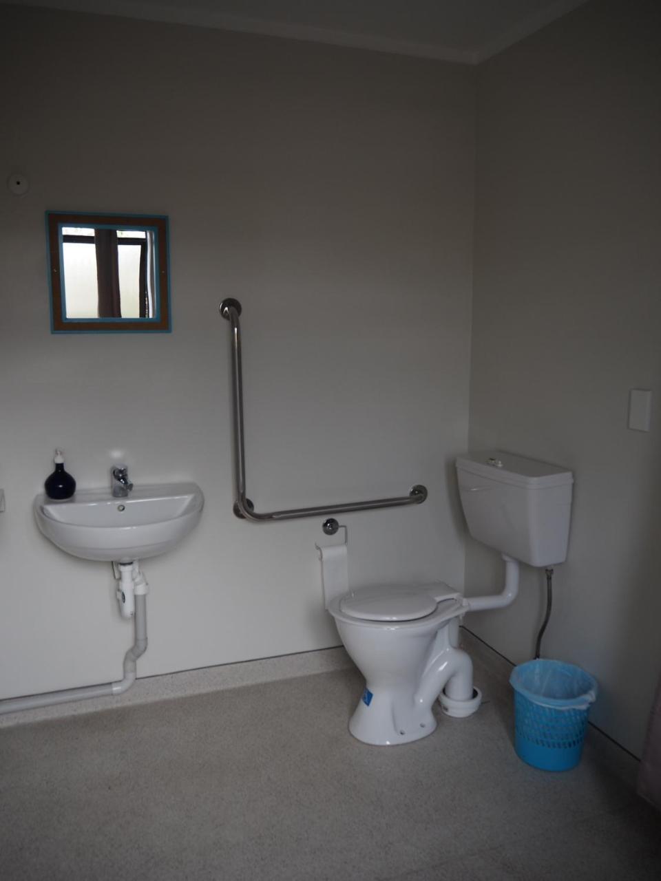 Tasman Bay Backpackers Hostel Nelson Exterior photo